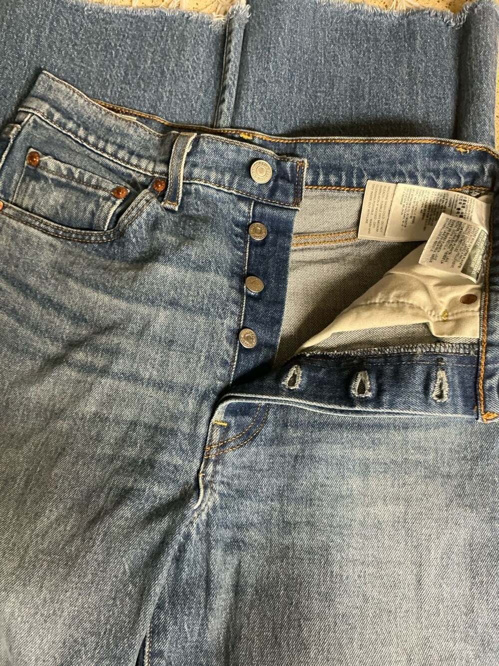 Levi's Premium Ribcage Flare High Rise CUT OFF Jeans Size W27 - Picture 5 of 15